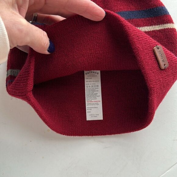FAT FACE Men’s OS Red Spaced Stripe Fitted Stretch Knitted Beanie Hat Wool - Picture 4 of 8